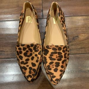 R2 Leopard print flats